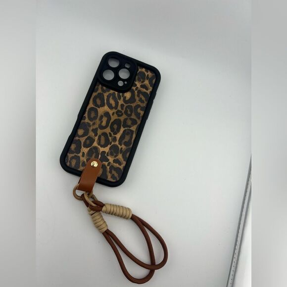 Leopard Print Phone Case with Wrist Strap for iPhone 16 Pro Max
